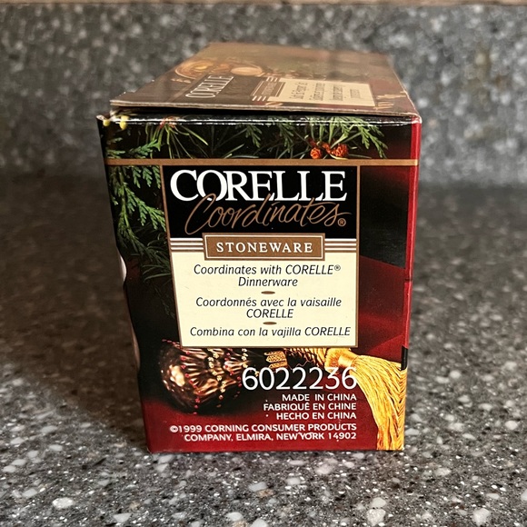 Corelle Callaway Holiday - Salt & Pepper Set - Vintage 1999 - New in Box 🎀 - Picture 7 of 9